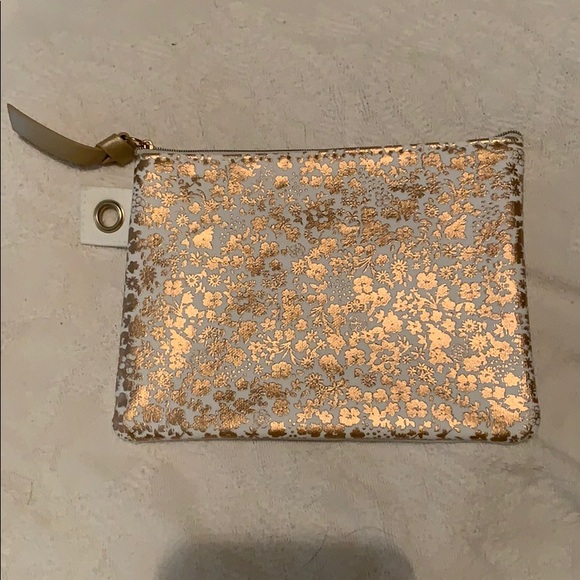 Altered State Grab n’Go Clutch or makeup bag. NWOT - Picture 4 of 4